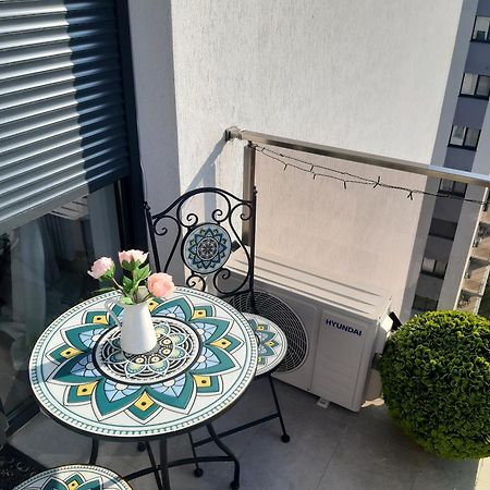 Mia Plus!! Self Check-In!! Bucureşti Ngoại thất bức ảnh