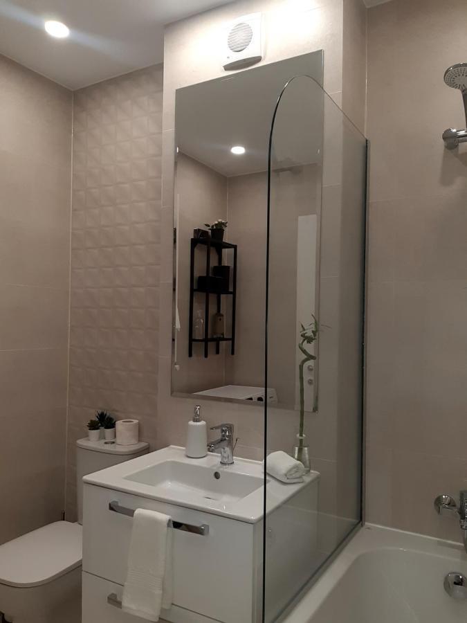 Mia Plus!! Self Check-In!! Bucureşti Ngoại thất bức ảnh