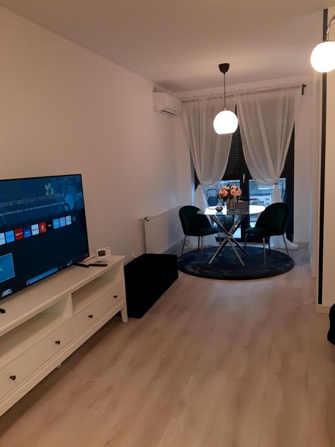 Mia Plus!! Self Check-In!! Bucureşti Ngoại thất bức ảnh