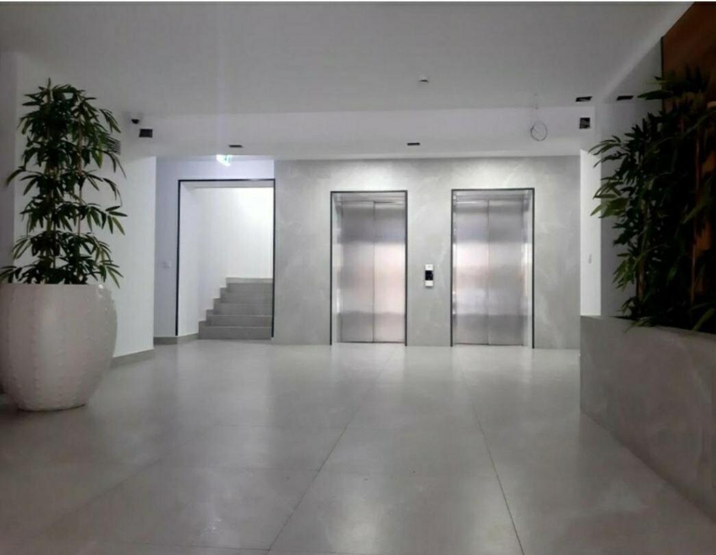 Mia Plus!! Self Check-In!! Bucureşti Ngoại thất bức ảnh