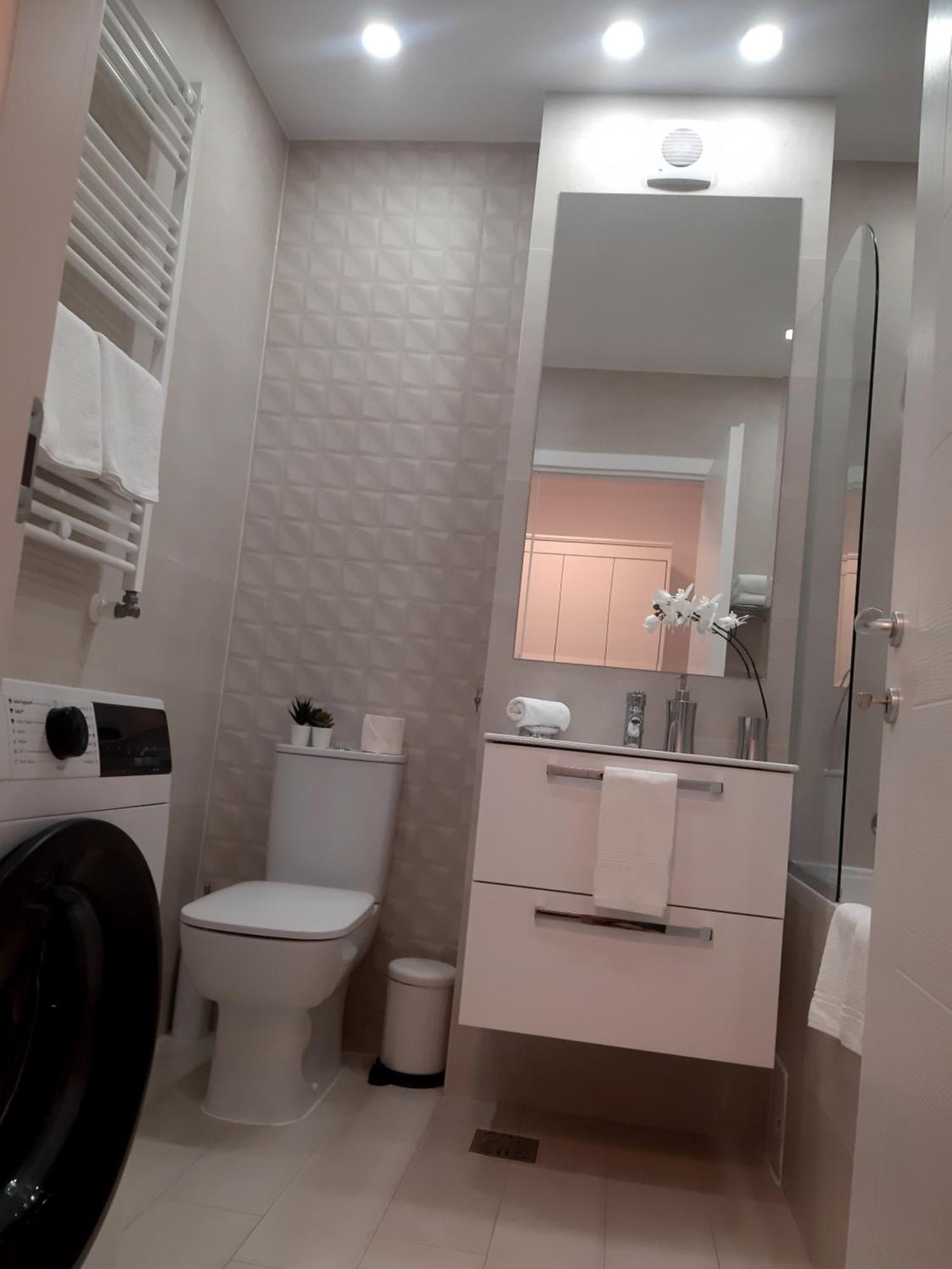 Mia Plus!! Self Check-In!! Bucureşti Ngoại thất bức ảnh